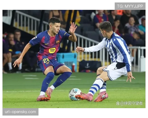 巴萨对18岁中卫尼斯塔德保持观望，年轻球员引援平衡潜力与成本